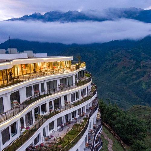 Hệ Thống Heat Pump Nước Nóng Trung Tâm Khách Sạn Pao's sapa